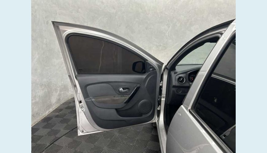 RENAULT LOGAN ZEN 1.0 12V SCE FLEX - PRATA - 2021 Foto 7 (Grande)