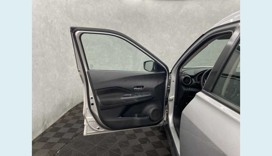 NISSAN KICKS SENSE 1.6 FLEX AUT. - PRATA - 2022 Foto 7 (Grande)