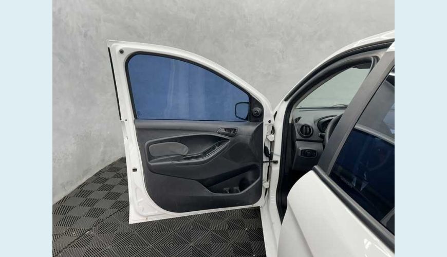 FORD KA SEDAN SE PLUS 1.0 FLEX - BRANCO - 2020 Foto 7 (Grande)