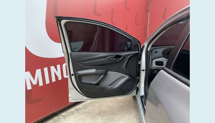 CHEVROLET ONIX 1.0 LS SPE/4 - PRATA - 2013 Foto 7 (Grande)