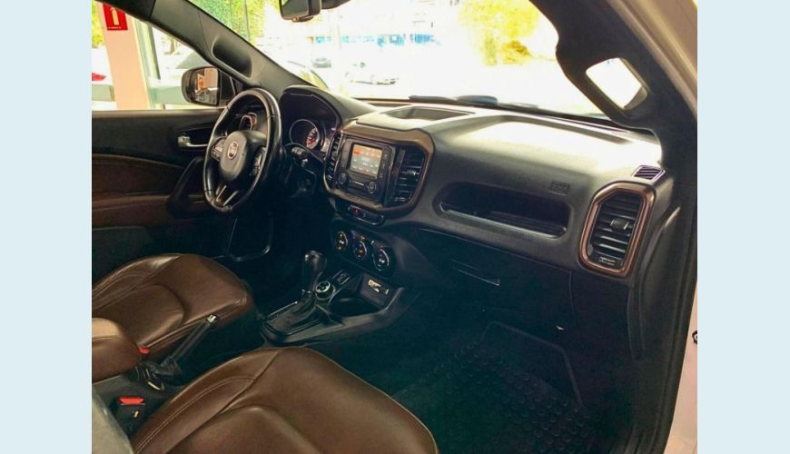 FIAT TORO RANCH AT D4 - BRANCO - 2019 Foto 7 (Grande)