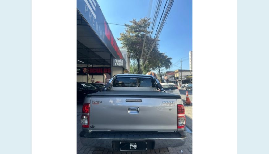 TOYOTA HILUX - PRATA - 2015 Foto 7 (Grande)