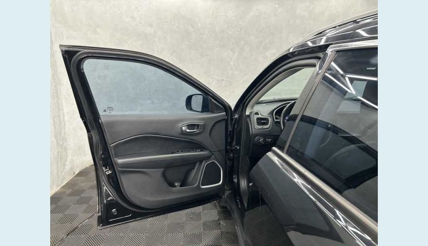 JEEP COMPASS 2.0 LONGITUDE 4X2 AUT. FLEX - PRETO - 2021 Foto 7 (Grande)