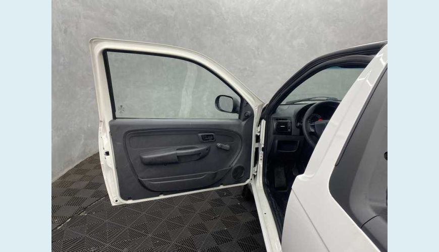 FIAT STRADA HARD WORKING 1.4 FLEX CS - BRANCO - 2018 Foto 7 (Grande)