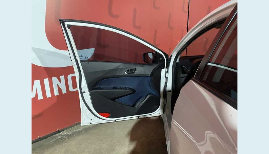 HYUNDAI HB 20 1.6 COMFORT PLUS AUT. FLEX - BRANCO - 2015 Foto 7 (Grande)