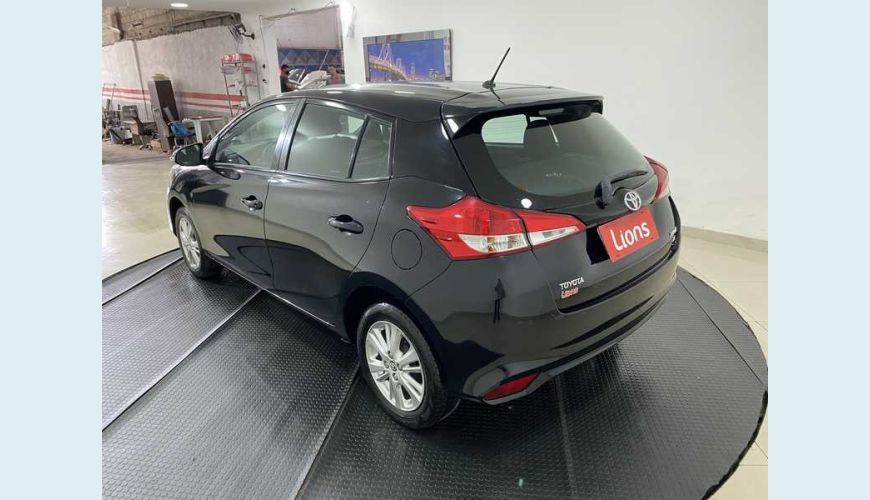 TOYOTA YARIS 1.3 XL PLUS TECH CVT (FLEX) - PRETO - 2019 Foto 7 (Grande)