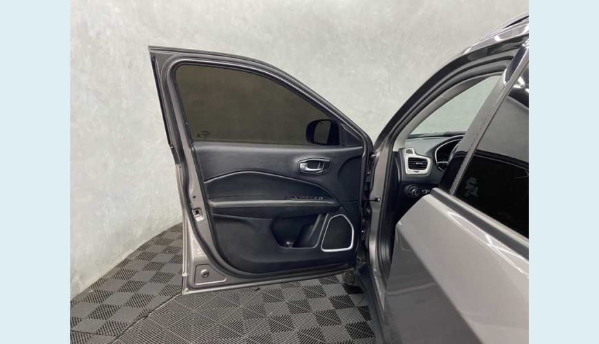 JEEP COMPASS 2.0 LONGITUDE 4X2 AUT. FLEX - CINZA - 2019 Foto 7 (Grande)