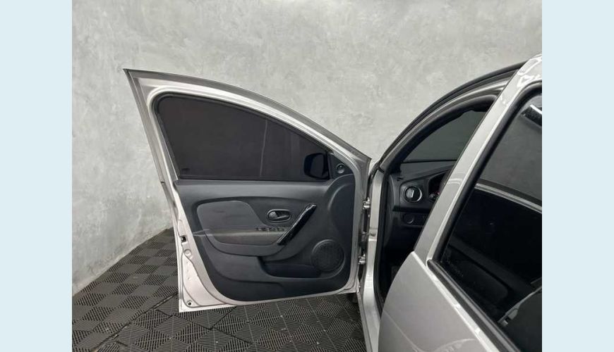 RENAULT LOGAN ZEN 1.0 12V SCE FLEX - PRATA - 2022 Foto 7 (Grande)