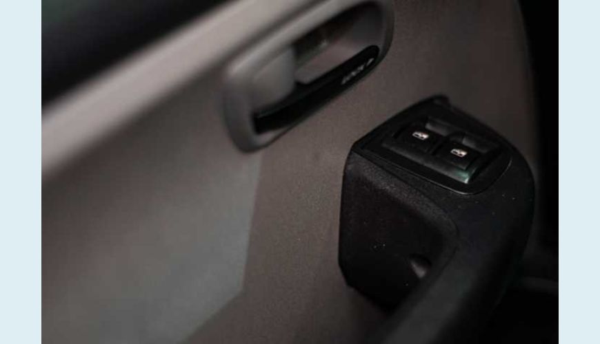 FIAT DOBLO ESSENCE 1.8 7L (FLEX) - PRATA - 2018 Foto 7 (Grande)