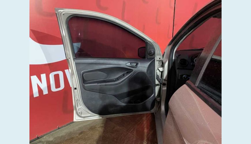 FORD KA SEDAN SE PLUS 1.0 FLEX - PRATA - 2015 Foto 7 (Grande)