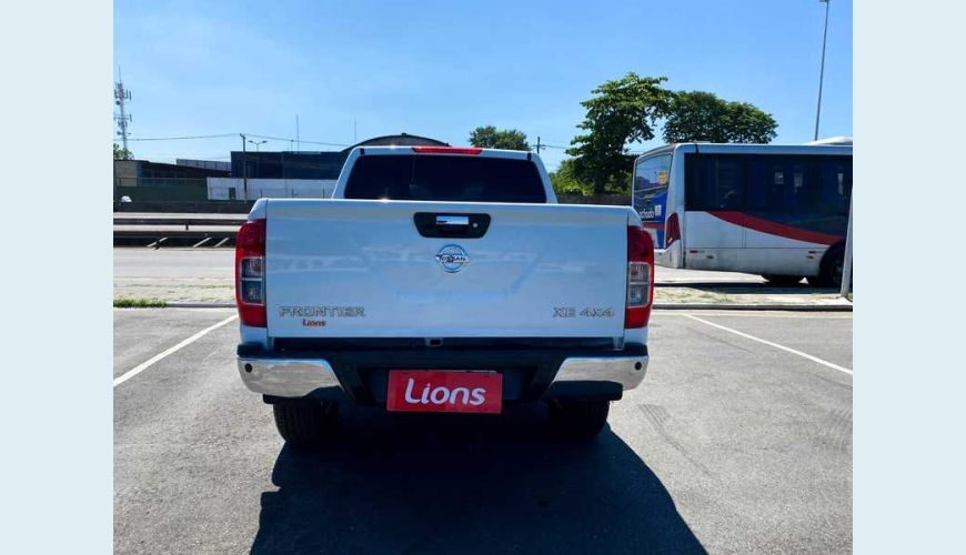 NISSAN FRONTIER 2.3 TD CD XE 4X4 AUT. - BRANCO - 2019 Foto 7 (Grande)