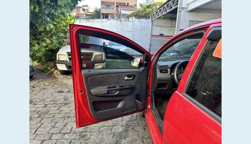VOLKSWAGEN FOX 1.0 TEC FLEX 2P - VERMELHO - 2011 Foto 7 (Grande)