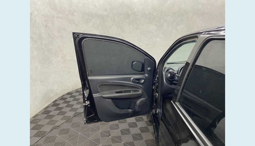 FIAT UNO ATTRACTIVE 1.0 - PRETO - 2021 Foto 7 (Grande)