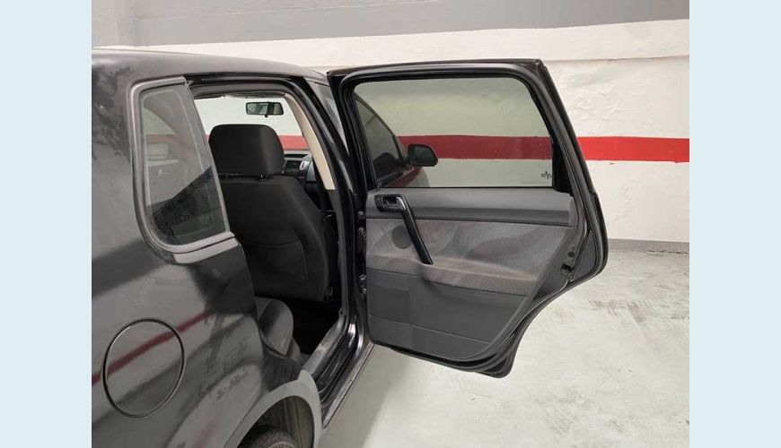 VOLKSWAGEN POLO SEDAN 1.6 8V I-MOTION (FLEX) (AUT) - PRETO - 2010 Foto 7 (Grande)