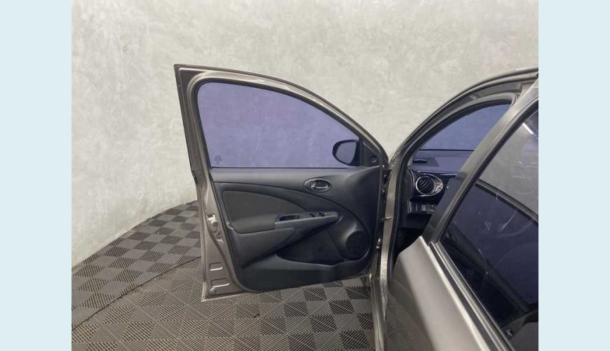 TOYOTA ETIOS X PLUS 1.5 (FLEX) - CINZA - 2019 Foto 7 (Grande)