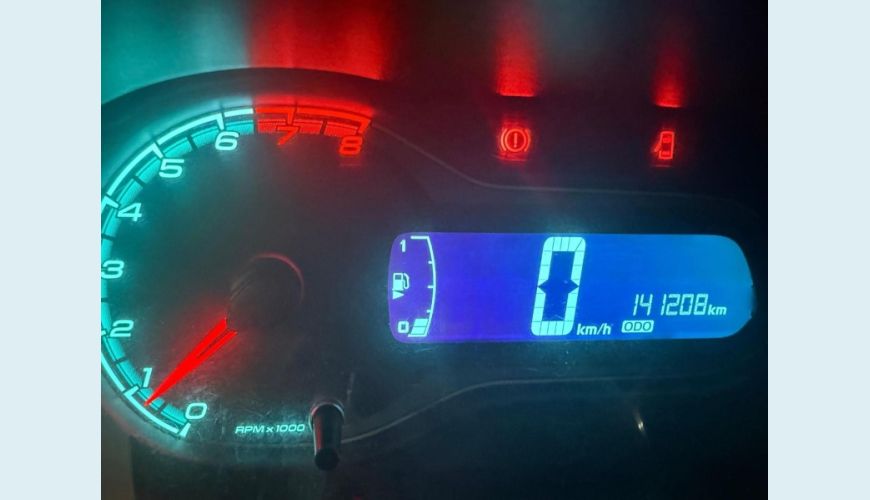 CHEVROLET CHEVROLET ONIX 1.4MT LT - VERMELHO - 2014 Foto 7 (Grande)