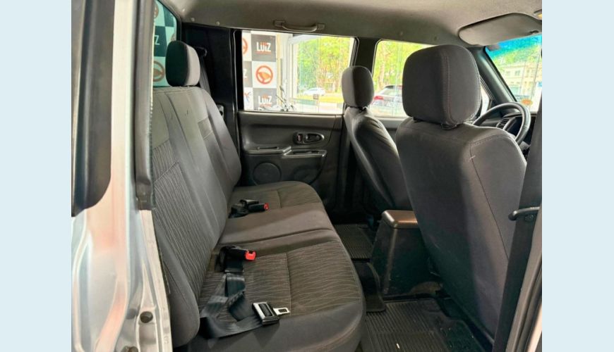 MITSUBISHI L-200 SPORT 4X4 GLS 2.5 - PRATA - 2006 Foto 7 (Grande)