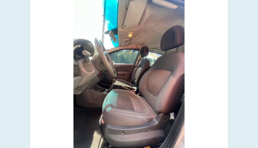 FIAT PALIO - PRATA - 2014 Foto 7 (Grande)