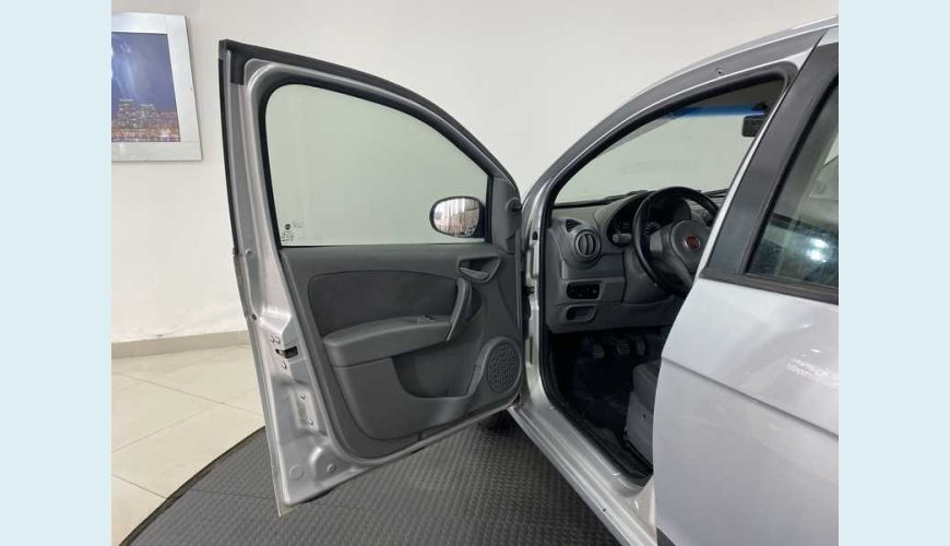 FIAT PALIO ATTRACTIVE 1.0 EVO (FLEX) - PRATA - 2013 Foto 7 (Grande)