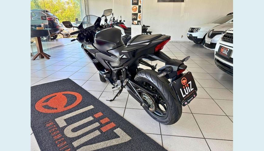 YAMAHA YZF R-3 321 - PRETO - 2026 Foto 7 (Grande)