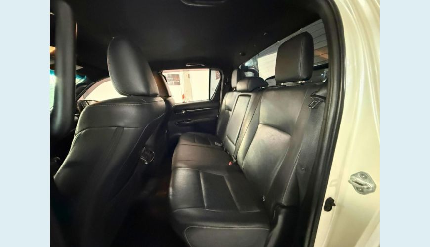 TOYOTA HILUX SRX CD 4X4 AUT. - BRANCO - 2020 Foto 7 (Grande)