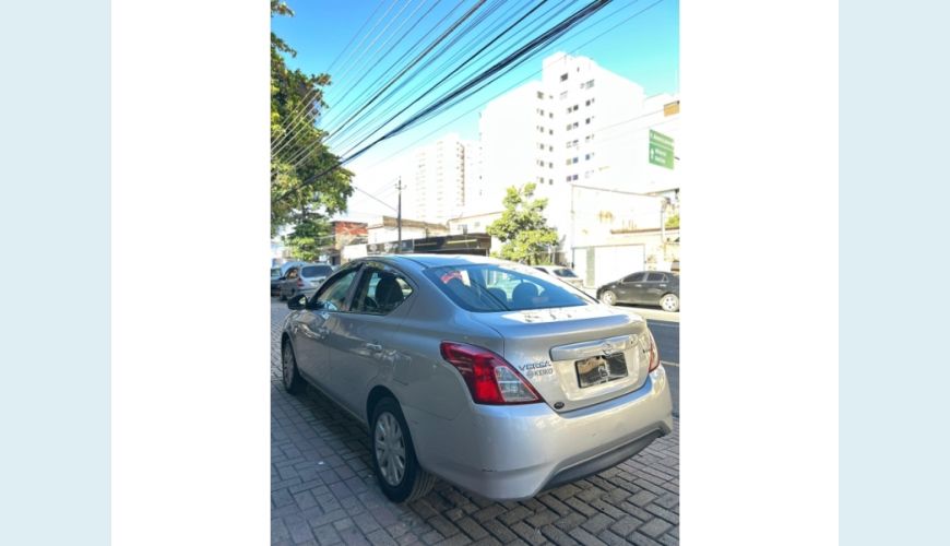 NISSAN VERSA - PRATA - 2020 Foto 7 (Grande)