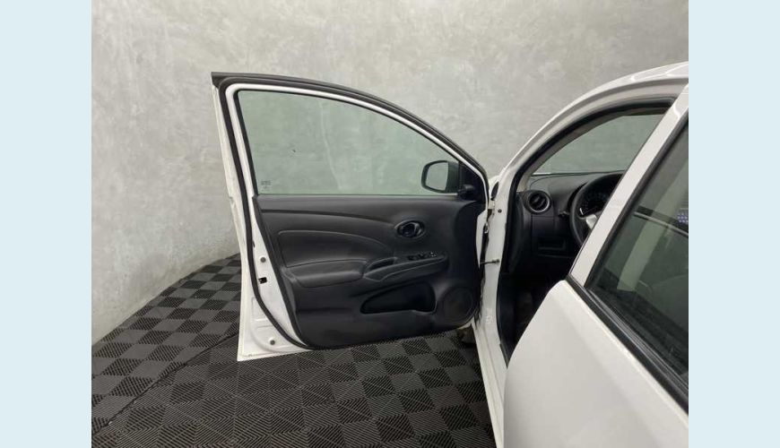 NISSAN VERSA V-DRIVE 1.0 FLEX MANUAL 4P - BRANCO - 2021 Foto 7 (Grande)