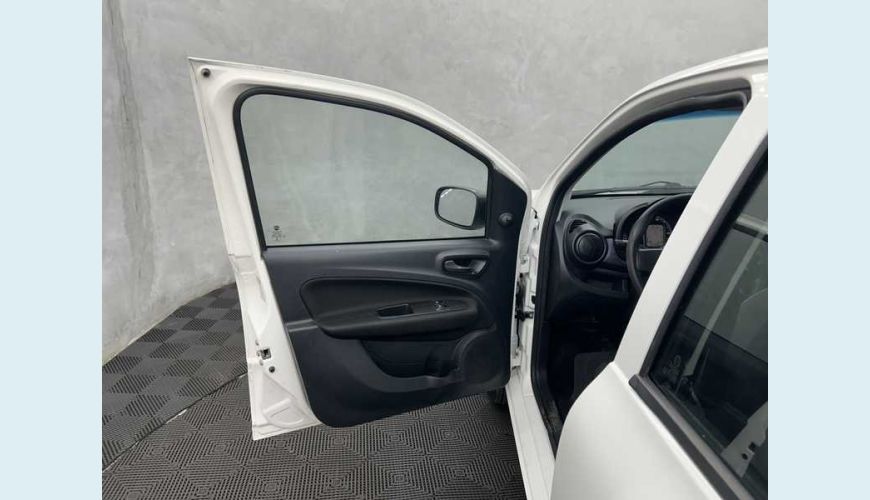 FIAT UNO ATTRACTIVE 1.0 FLEX MANUAL 4P - BRANCO - 2021 Foto 7 (Grande)