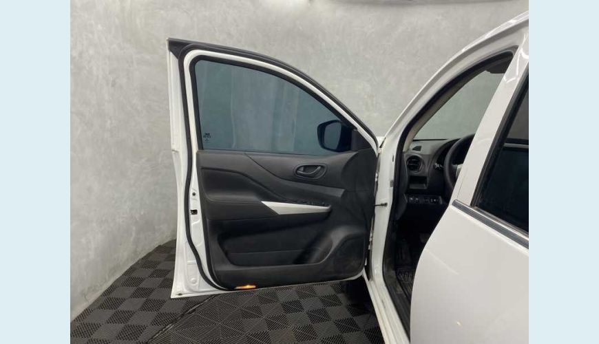 NISSAN FRONTIER 2.3 TD DIESEL MANUAL 4P - BRANCO - 2021 Foto 7 (Grande)