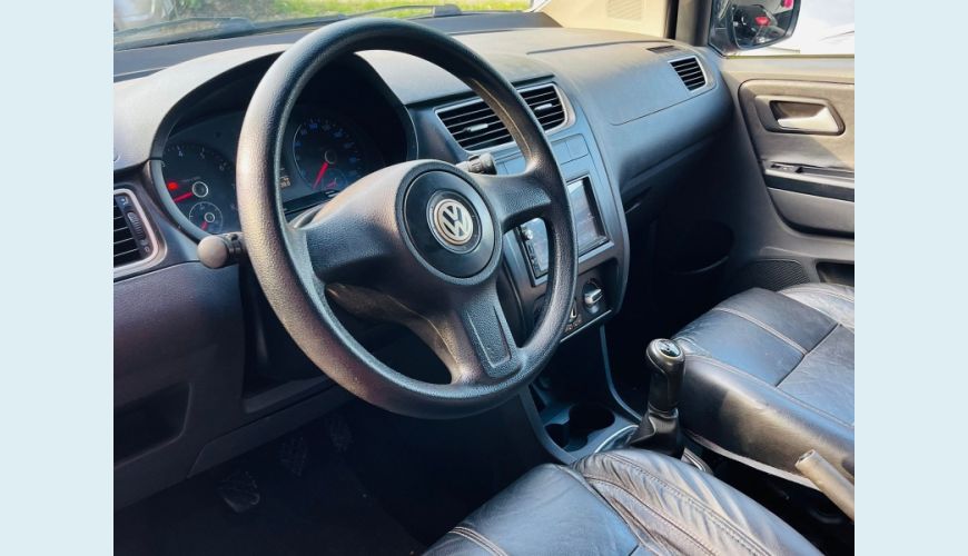 VOLKSWAGEN FOX 1.0 MI FLEX 8V MANUAL 4P - VERMELHO - 2011 Foto 7 (Grande)