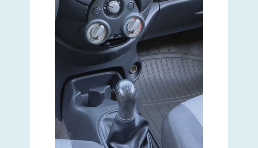 NISSAN MARCH FLEX MANUAL 4P - PRATA - 2014 Foto 7 (Grande)