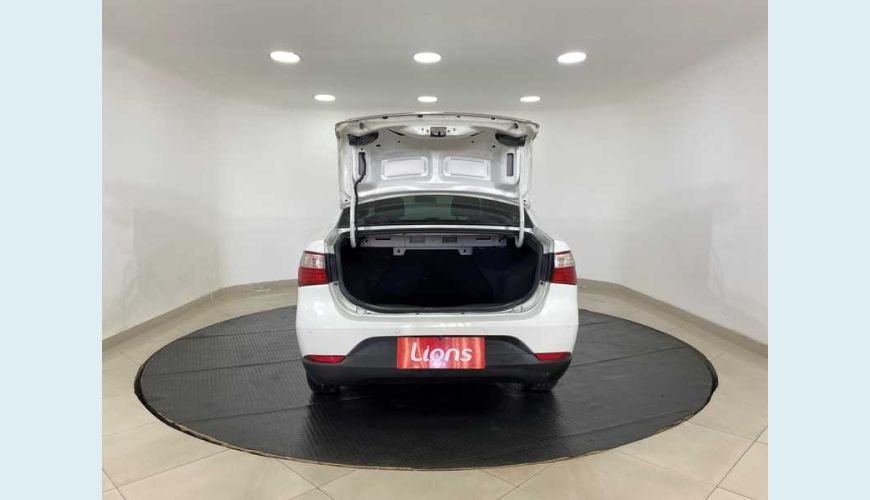 FIAT GRAND SIENA EVO ATTRACTIVE 1.4 8V FLEX MANUAL 4P - BRANCO - 2013 Foto 7 (Grande)