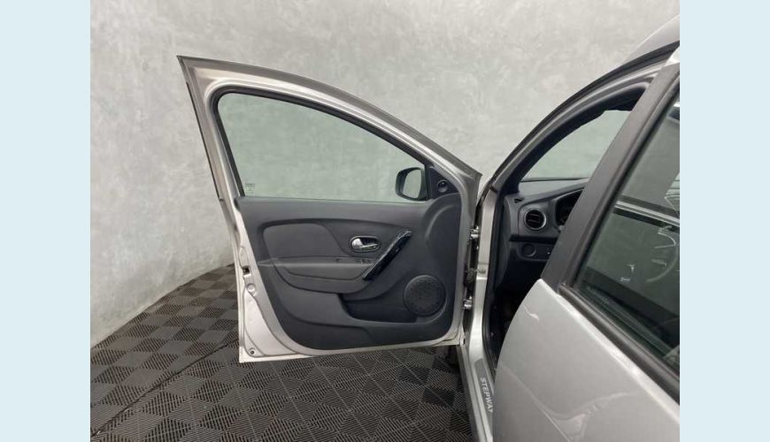 RENAULT SANDERO STEPWAY ZEN 1.6 16V FLEX MANUAL 4P - PRATA - 2020 Foto 7 (Grande)