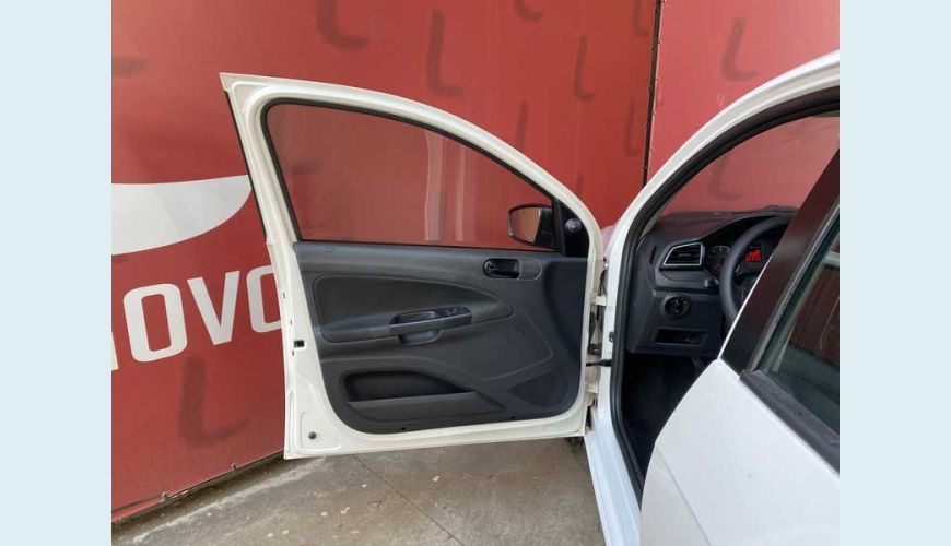 VOLKSWAGEN VOYAGE 1.6 MSI 8V FLEX MANUAL 4P - BRANCO - 2020 Foto 7 (Grande)