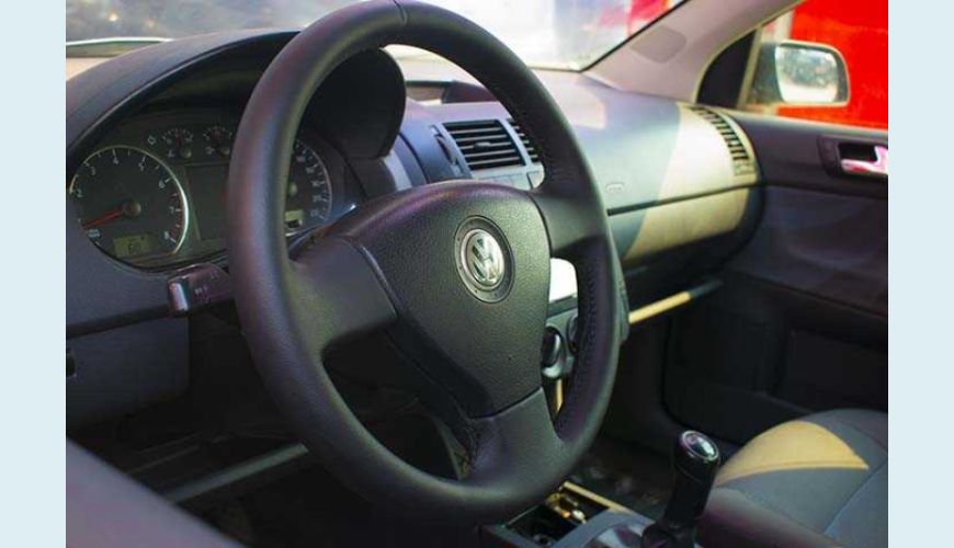 VOLKSWAGEN POLO SEDAN 1.6 8V FLEX MANUAL 4P - PRETO - 2010 Foto 7 (Grande)