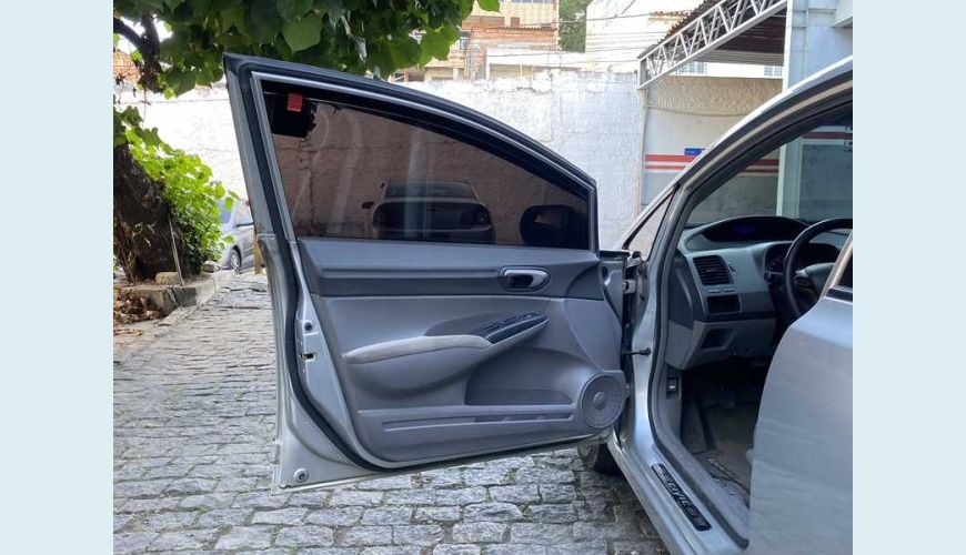 HONDA CIVIC LXL 1.8 I-VTEC FLEX MANUAL 4P - PRATA - 2011 Foto 7 (Grande)