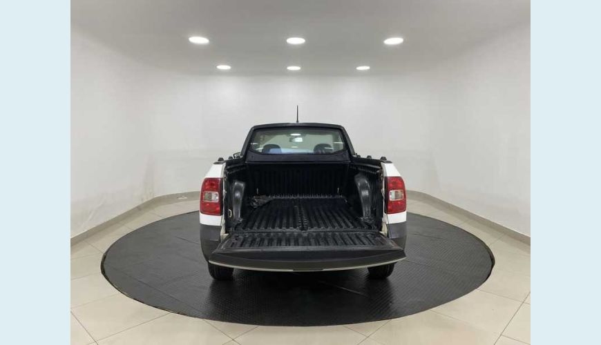 VOLKSWAGEN SAVEIRO STARTLINE 1.6 FLEX MANUAL 2P - BRANCO - 2016 Foto 7 (Grande)