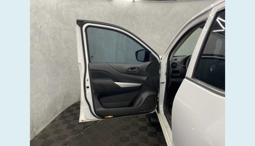 NISSAN FRONTIER CD S 2.3 TD DIESEL MANUAL 4P - BRANCO - 2021 Foto 7 (Grande)