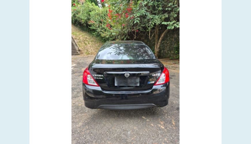 NISSAN VERSA FLEX AUT. 4P - PRETO - 2017 Foto 7 (Grande)