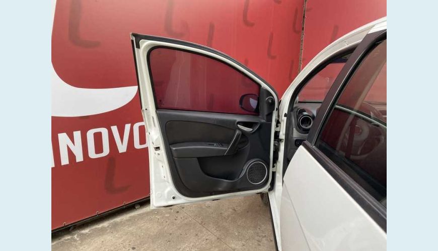 FIAT GRAND SIENA EVO ATTRACTIVE 1.4 8V FLEX MANUAL 4P - BRANCO - 2013 Foto 7 (Grande)