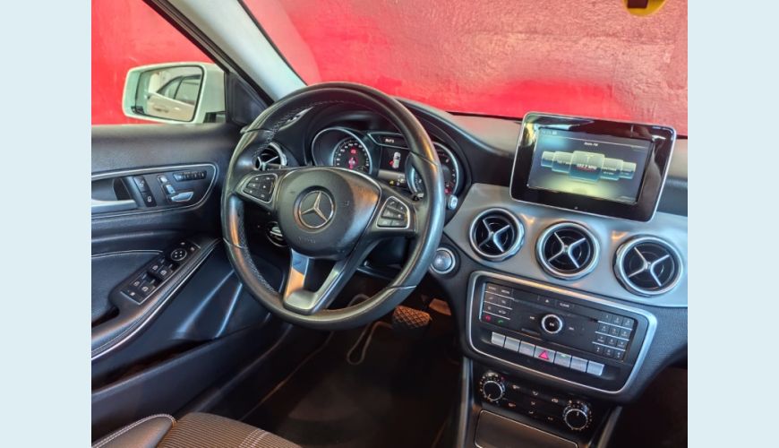 MERCEDES-BENZ MERCEDES-BENZ GLA 200 FLEX AUT. 4P - BRANCO - 2018 Foto 7 (Grande)