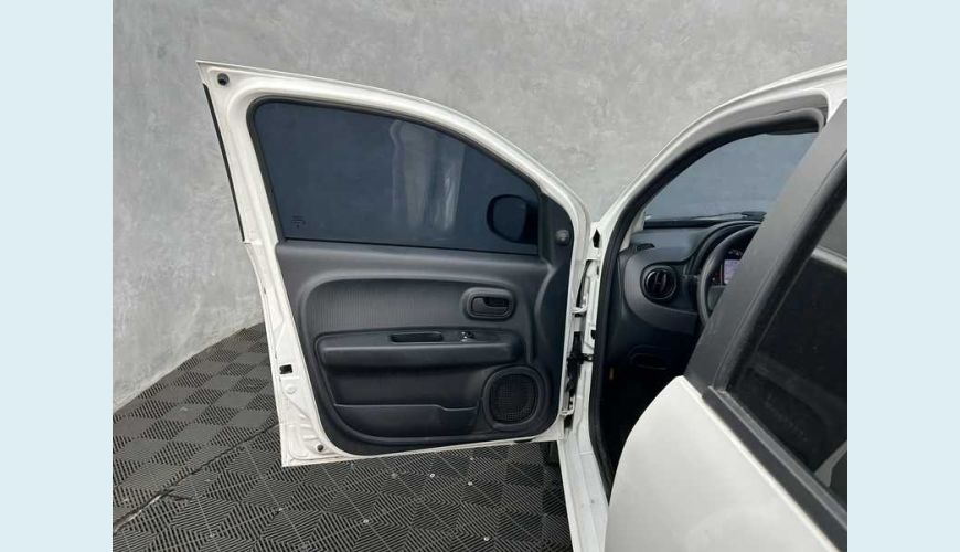 FIAT MOBI LIKE 1.0 FLEX MANUAL 4P - BRANCO - 2023 Foto 7 (Grande)