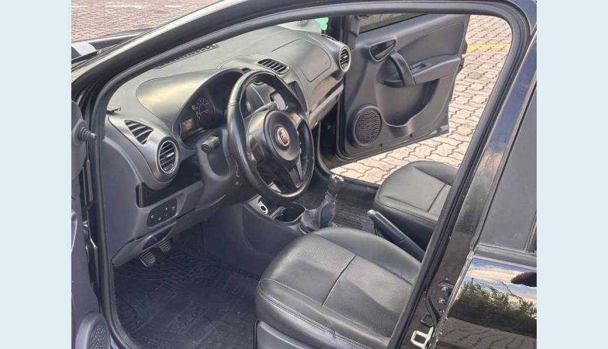 FIAT GRAND SIENA ATTRACTIVE 1.4 8V FLEX MANUAL 4P - PRETO - 2019 Foto 7 (Grande)