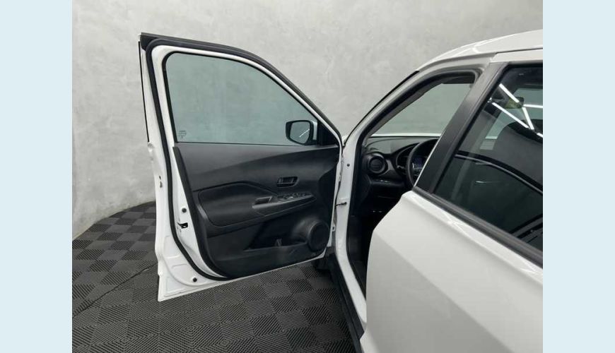 NISSAN KICKS ACTIVE 1.6 (FLEX) - BRANCO - 2024 Foto 7 (Grande)