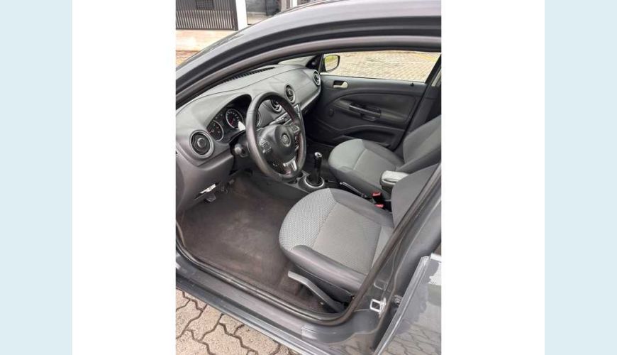 VOLKSWAGEN VOLKSWAGEN GOL 1.0 FLEX MANUAL 4P - CINZA - 2011 Foto 7 (Grande)