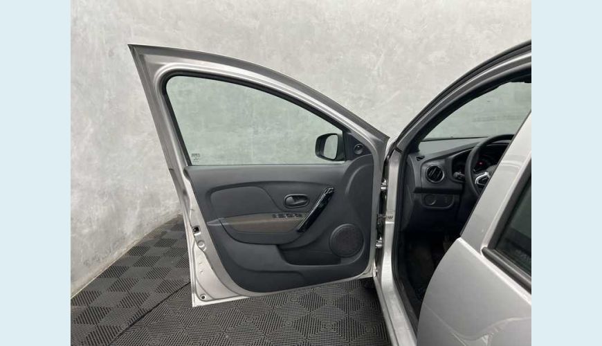 RENAULT LOGAN ZEN 1.0 12V FLEX MANUAL 4P - PRATA - 2023 Foto 7 (Grande)