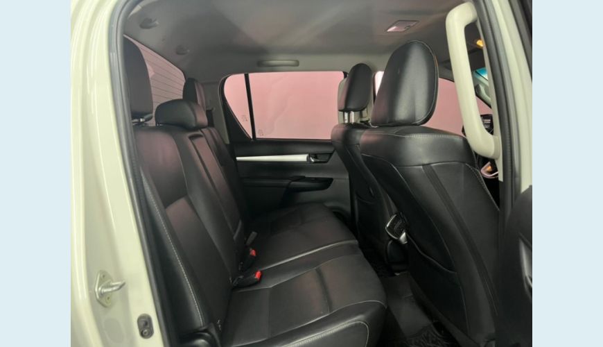 TOYOTA HILUX DIESEL AUT. 4P - BRANCO - 2024 Foto 7 (Grande)