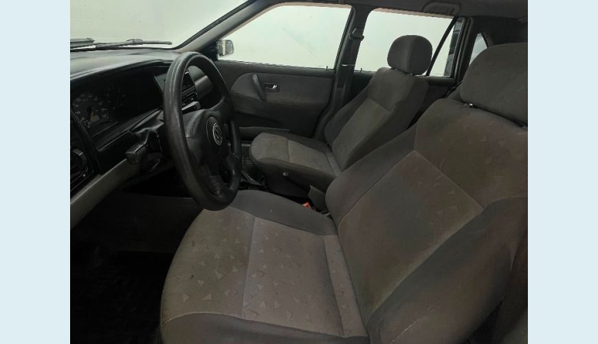 VOLKSWAGEN VOLKSWAGEN SANTANA 2.0 MI FLEX MANUAL 4P - PRATA - 2000 Foto 7 (Grande)