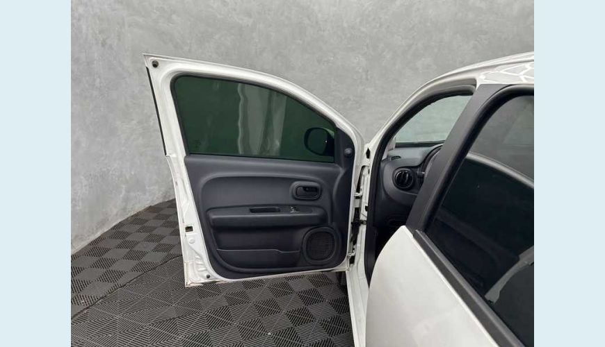 FIAT FIAT MOBI LIKE 1.0 FLEX MANUAL 4P - BRANCO - 2022 Foto 7 (Grande)