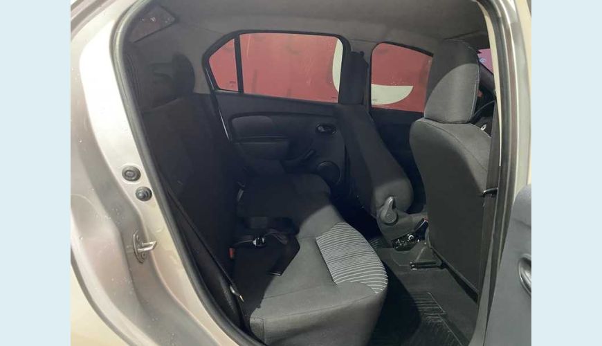 RENAULT RENAULT LOGAN AUTHENTIQUE 1.0 12V FLEX MANUAL 4P - PRATA - 2018 Foto 7 (Grande)